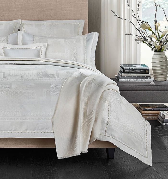 Photo of the Regina | Duvet Cover ensemble.