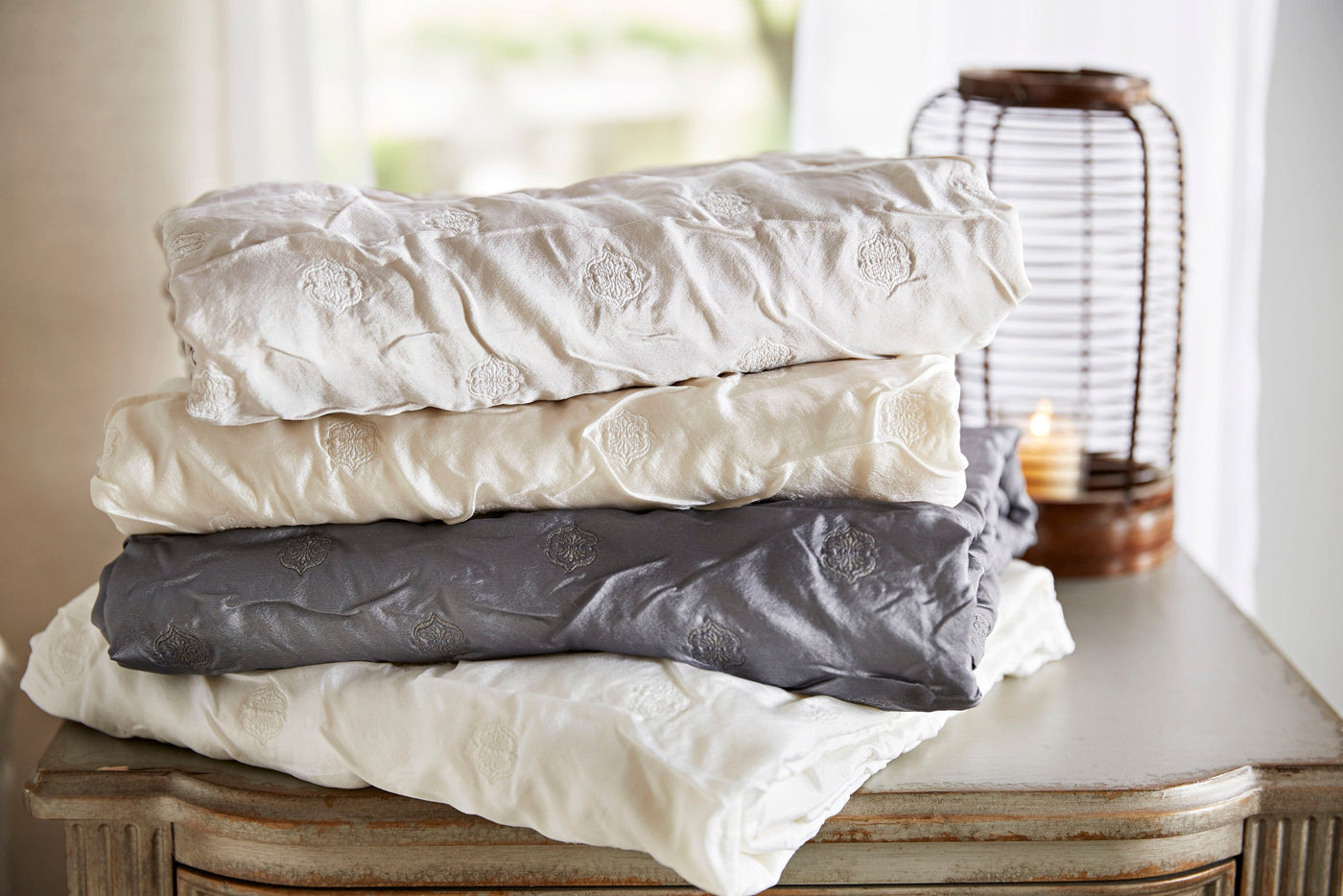 Anna | Coverlet