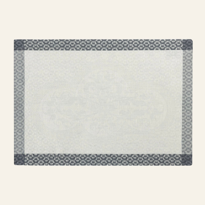 Photo of the Évasion Céleste | Placemat Set ensemble.
