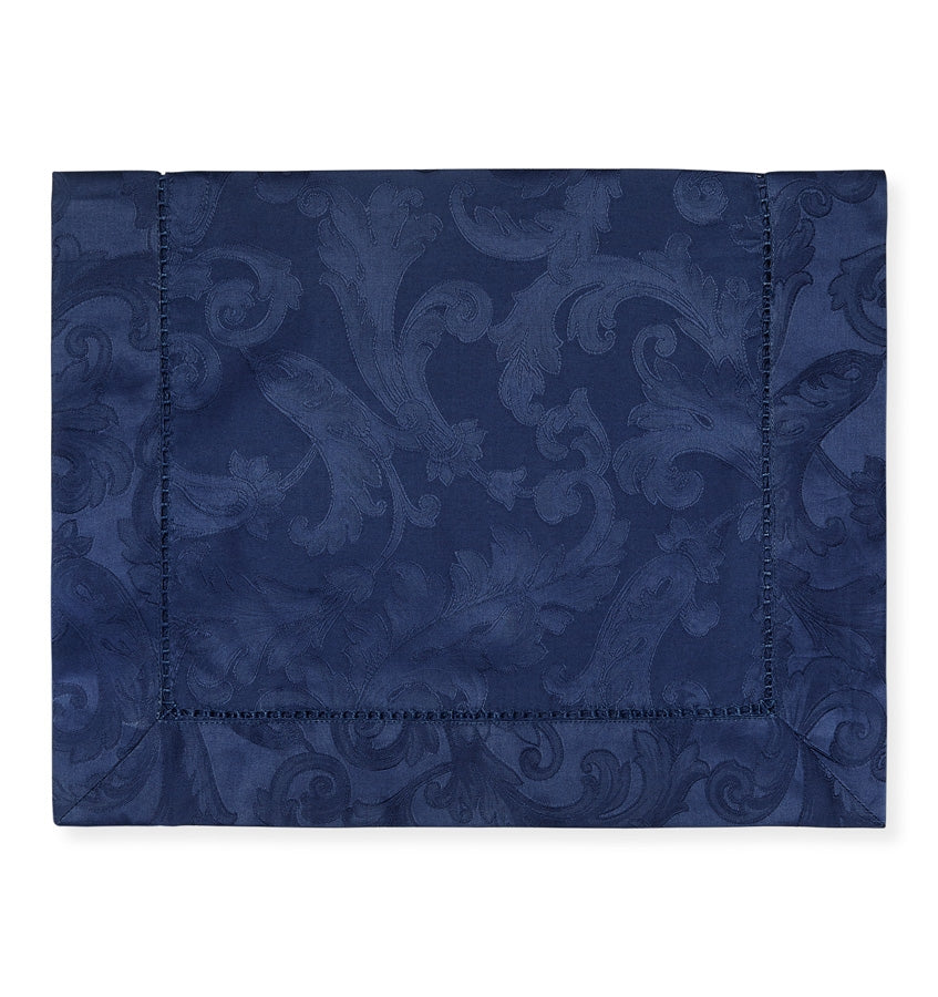 Sferra Acanthus | Table Runner Garnet