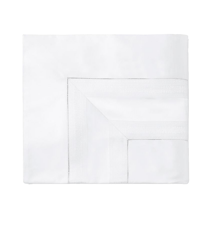 Photo of the Capri | Flat Sheet ensemble.