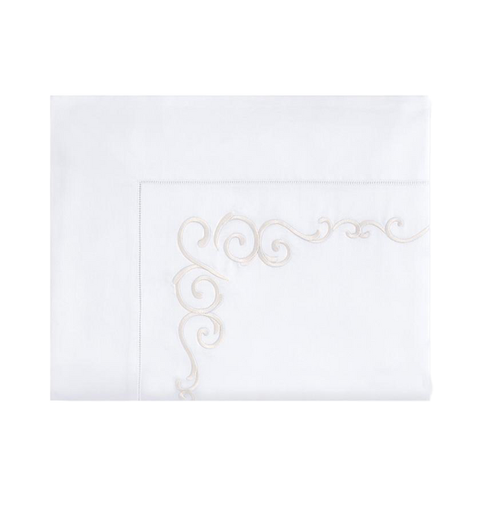 Photo of the SFERRA Giza 45 Severina | Flat Sheet ensemble.