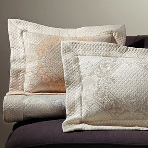 Photo of the Shiraz | Yardage ensemble.