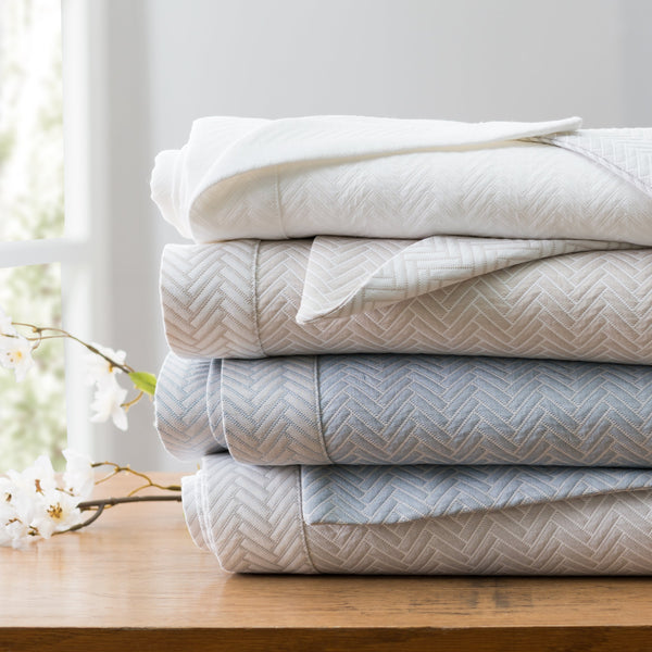 Photo of the Thatcher | Coverlet ensemble.