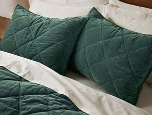 Photo of the Velvet | Pillow Sham ensemble.