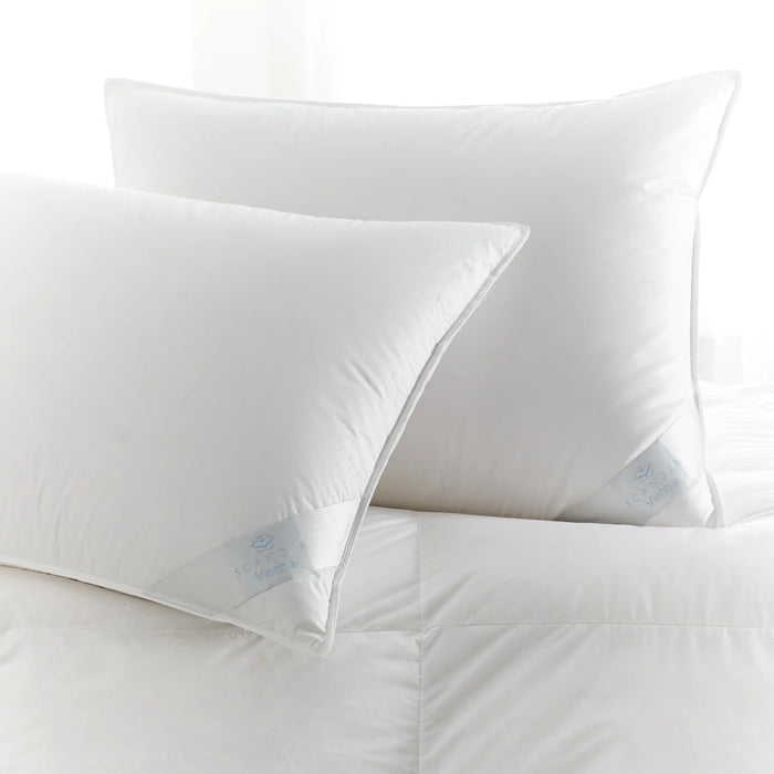 Photo of the Vienna | Pillow ensemble.