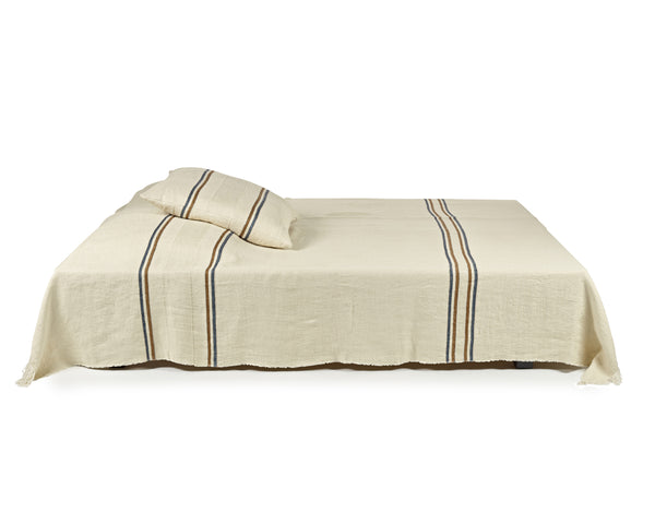 Photo of the Auburn | Coverlet ensemble.