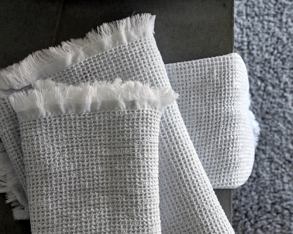 Photo of the Bees Towel | Bath Sheet ensemble.