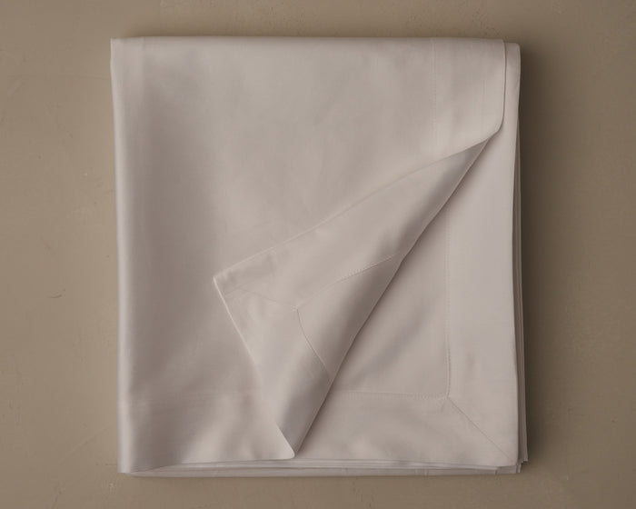 Photo of the Giza Reserve Sateen | Flat Sheet ensemble.