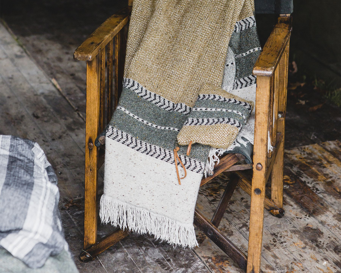 Photo of the Montana | Throw ensemble.
