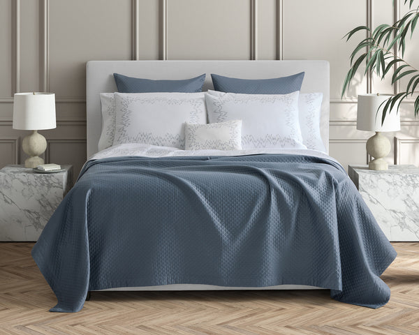 Photo of the Petra | Coverlet ensemble.