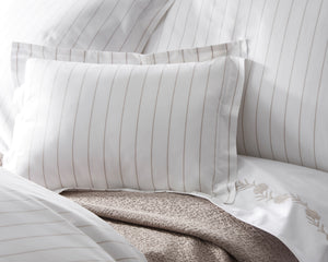 Photo of the Amalfi | Fitted Sheet ensemble.