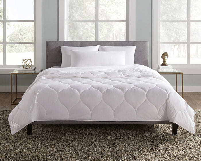 Photo of the Arcadia | Comforter ensemble.