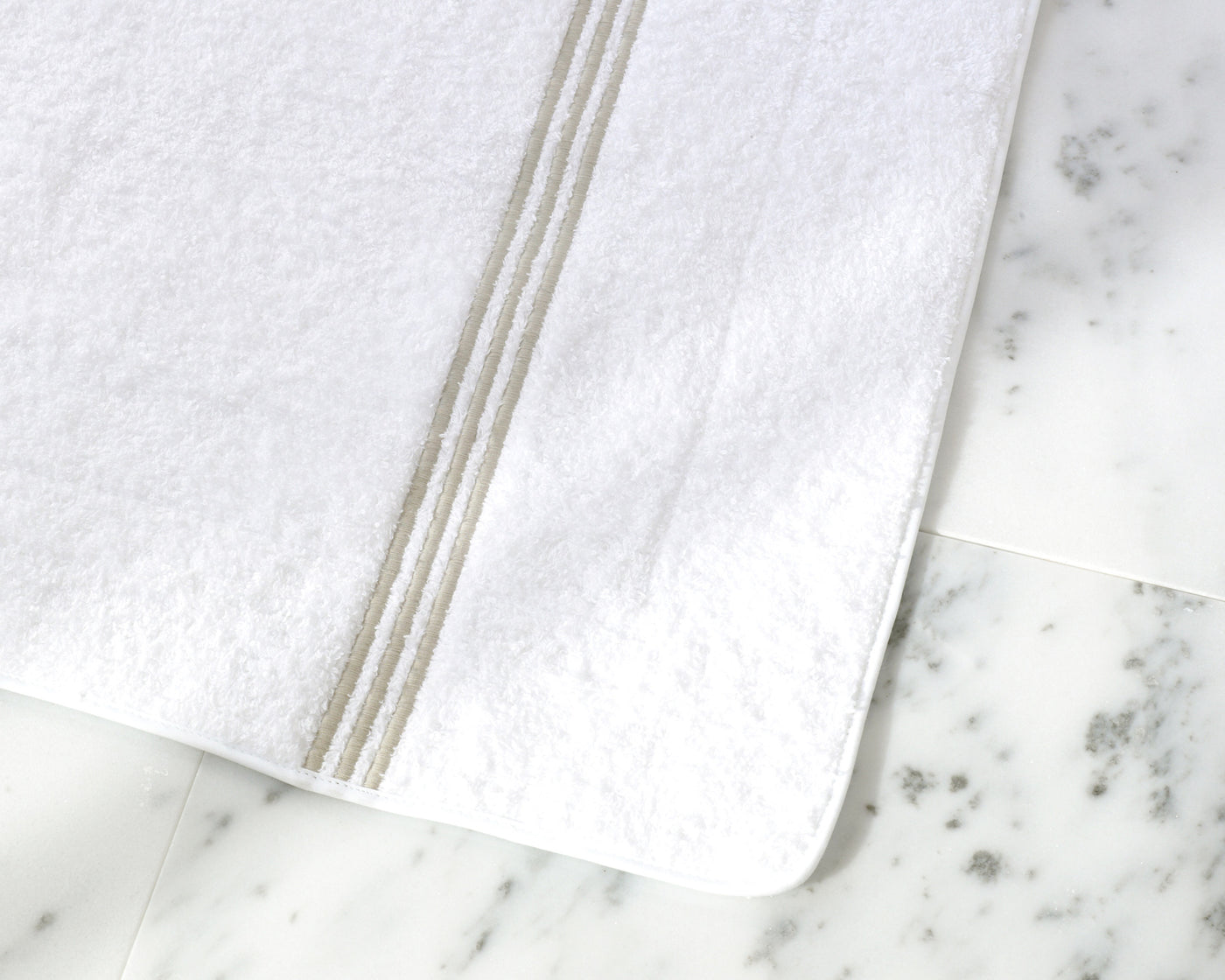 Bel Tempo Towel | Tub Mat