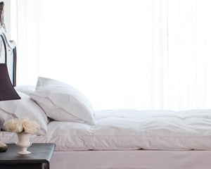 Photo of the Deckbette | Feather Mattress Topper ensemble.