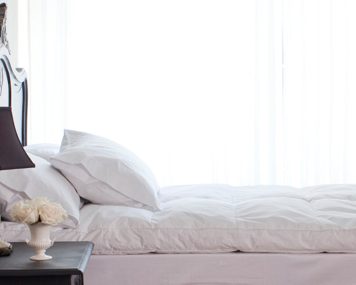 Photo of the Deckbette | Feather Mattress Topper ensemble.