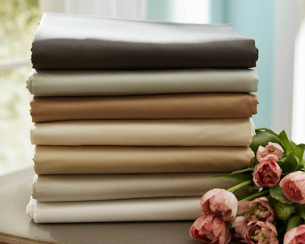 Photo of the Julia | Fitted Sheet ensemble.