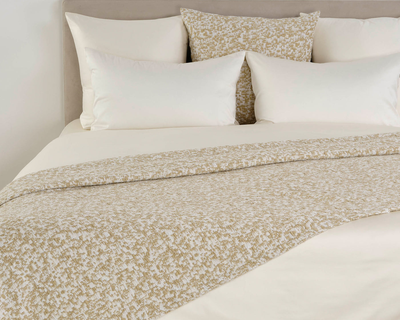 Kate Boucle | Coverlet