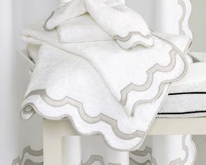 Photo of the Mirasol Towel | Bath Towel ensemble.